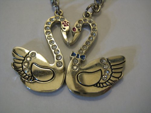 KBF0015 Kissing Love Swan Couple keychain - Gift for couples
