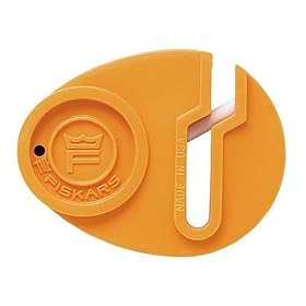 Fiskars 98547097 SewSharp Scissors Sharpener