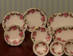 Dresden Rose Plate Set in Porcelain - Dollhouse Miniature