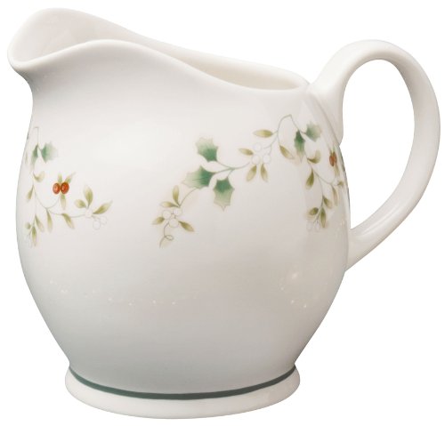 Pfaltzgraff Winterberry 24 oz. Gravy Server One Size