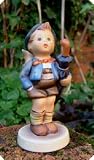 Goebel Hummel HUM 198 2/0 Home From Market figurine