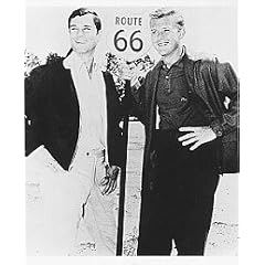 GEORGE MAHARIS AS BUZ MURDOCK, MARTIN MILNER AS TOD STILES FROM ROUTE 66 #3 - SCHWARZ-WEISS - Filmfoto - (Poster) PLAKATE - 25x20" (60x50cm)
