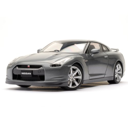 Nissan GT-R R35 Gray 1:18 Autoart Diecast Model Car