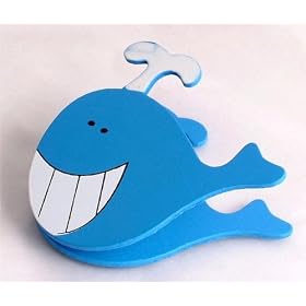 Magnetic wooden animal clip for photos messages or important notes - Whale design