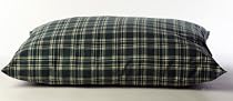 Carolina Pet Co.&reg; Indoor / Outdoor Shebang Pet Bed, GREEN PLAID