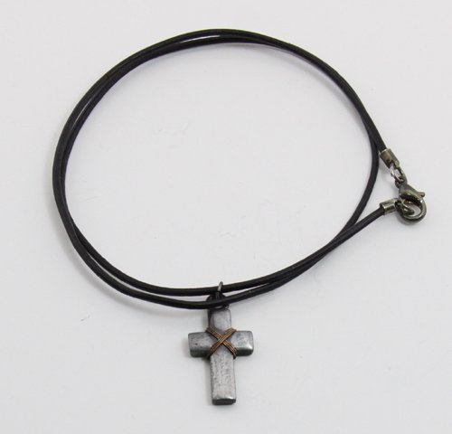 4030122 Christian Cross