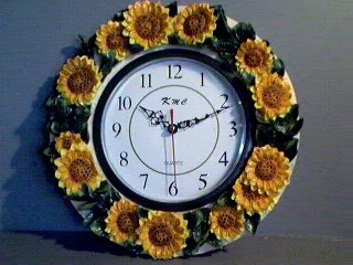 SUNFLOWER -Surrounded Wall Clock Sunflowers *BRAND NEW*