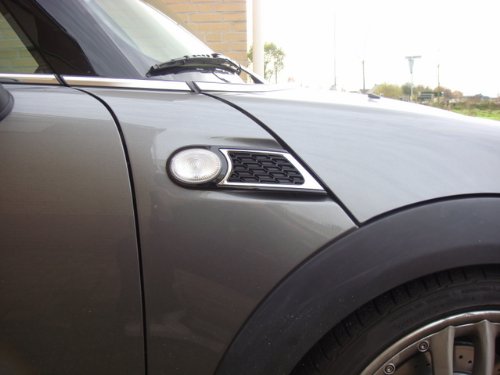 Cover image : MINI Cooper Hardtop 51-13-0-414-458 John Cooper Works Side Scuttle Insert (Set of Two, Left/Right) - Grille Design