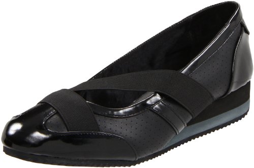 DKNY Women's Riley Slip-On Fashion Sneaker,Black,9 M US