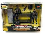 WORLD PEACEKEEPERS - Military Life - Locker,Bunk Bed and 2 figuresIMAGE
