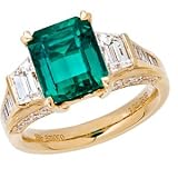 Colombian Emerald and Diamond Ring in 18kt yellow gold