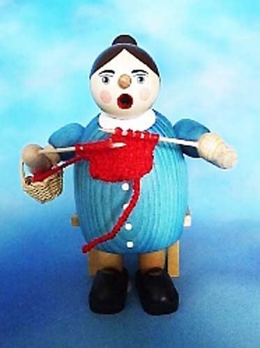 Knitting Lady Smoking Men, Erzgebirge