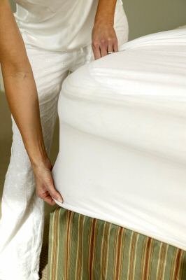 LinenSoft Mattress Protector -QUEEN- 100% Waterproof & Dust Mite Protection-Fits Mattresses up to 18