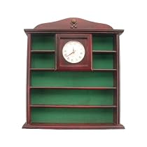 Herrliche Vitrine aus Holz mit Uhr, 19 B&auml;lle