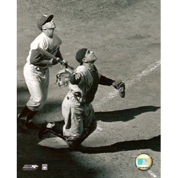 Yogi Berra Yankees Catching 8x10 Photo