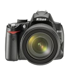 Nikon D5000 SLR-Digitalkamera (12 Megapixel, Live-View, HD-Videofunktion) Kit inkl. 18-105mm 1:3,5-5,6G VR Objektiv (bildstab.)