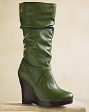 Slouchy wedge boot