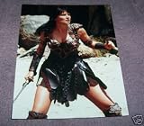 XENA BATTLE READY W/SWORD & CHAKRAM PHOTO LUCY LAWLESS