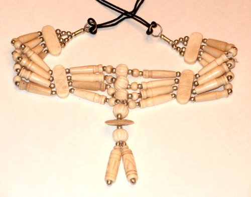 Southwestern Bone Choker Necklace (Ivory with Silvertone Beads) Southwestern Bone Choker Necklace (Ivory with Silvertone Beads)