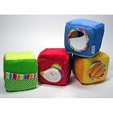 Eigenschaften Baby Fehn / Baby Würfel - Set aus weichem Nicki - Stoff mit integrierten Rasseln, Quitschfunktionen und einem unzerbrechlichem Spiegel. Ideal für Babys und Kleinkinder zum werfen, befühlen und spielen. Die bunten Farben sorgen für die visuelle Stimulation Ihres Kindes