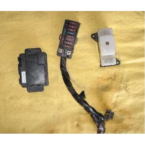 Amazon.com: 2007 Yamaha XVS 1100 A V-star Classic Fuse Box ... 2005 yamaha v star 1100 fuse box 