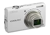 Nikon Coolpix S6200 Digitalkamera (16 Megapixel, 10-fach opt. Zoom, 6,7 cm (2,6 Zoll) Display, HD-Video, bildstabilisiert) weiß