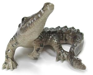 CROCODILE sits looking up about to open his Mouth New Porcelain MINIATURE NORTHERN ROSE R354