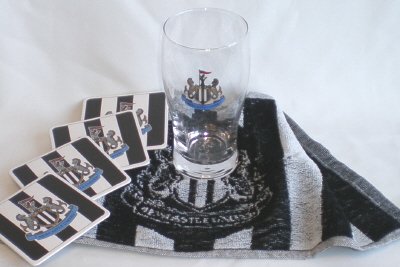 Newcastle United F.C. Official Mini Bar Set