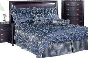 Kitchen: 7 pc Luxury French Style Queen Comforter Set