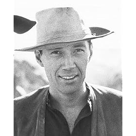 DAVID CARRADINE AS KWAI CHANG CAINE FROM KUNG FU #5 - Photo cin�matographique en noir et blanc-GRANDE - 50x40cm