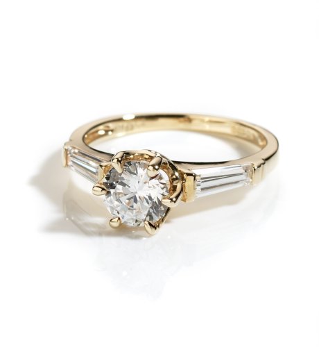 9ct Gold Soltaire Ring Size Q