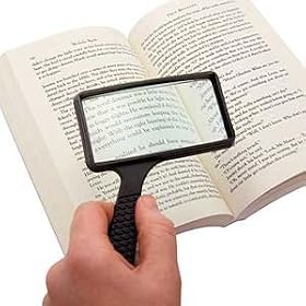 HANDHELD MAGNIFIER