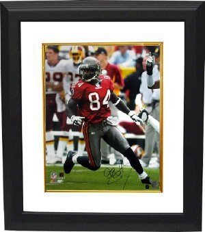 Joey Galloway Autographed/Hand Signed Tampa Bay Buccaneers 16x20 Photo Custom Framed