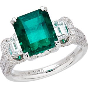 Colombian Emerald and Diamond Ring in 18kt white 