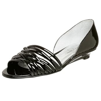 Jessica Simpson Women's Jones Flat
