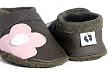 little foot company® Krabbelschuhe aus Rindnappaleder, Modell Blume seitlich in schoko