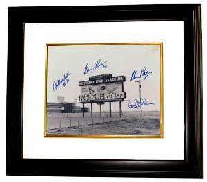 Alan Page signed Minnesota Vikings 16x20 Photo Custom Framed (The Met)