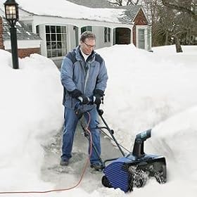 Snow Joe 622U1 Electric Snow Thrower Moves up to 800 lbs of Snow Per Minute!
