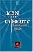 Men of Integrity Devotional Bible: New Living Translation (Men of Integrity)