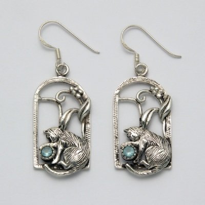 Sitting Cat with Onyx Earrings
