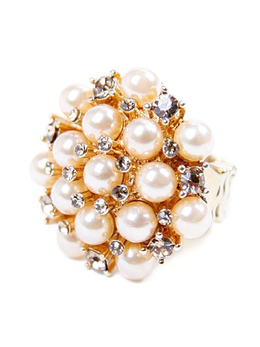 Large Cluster Ring Topaz Rhinestone with White Pearl