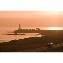 Poster 60 x 40 cm - "Motorhome on Highway One and Pigeon Point Lighthouse at sunset." von Holger Leue / Lonely Planet Images - auch in anderen Gr��en und als Leinwandbild erh�ltlich