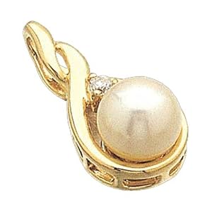 Cultured White Pearl, Sparkling Round Cut Diamonds, 14K Yellow Gold. Pearl and Diamond Pendant
