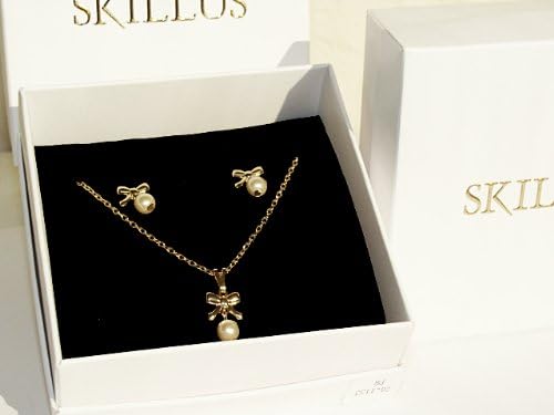GIRLS 18K SKILLUS GOLD GLASS PEARL & BOW STUD NECKLACE & EARRING SET, (26.1133)