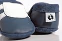 little foot company® Krabbelschuhe aus Rindnappaleder, Modell Sport in marine, Applikation in weiß