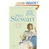 Thunder on the Right (Mary Stewart Modern Classic)