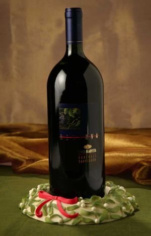 Mistletoe Pillar Candle/Wine Wreath 1 only)