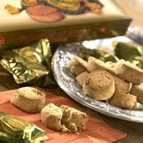 Mantecados de Aceite (Olive Oil Crumble Cookies) by La Tienda by La Estepe�a