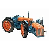 Review Universal Hobbies  / 1:16 Scale Doe Triple D Tractor Diecast Model