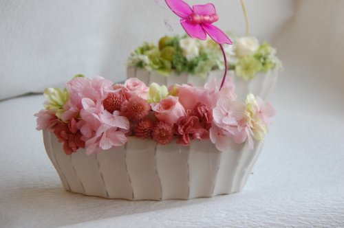 花畑に飛蝶が可愛いプリザ
